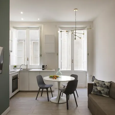 House - 1 Min Dal Mare-vicinissimo Ad Ortigia E Al Teatro-parcheggio Fuori Ztl In Strada Gratuito