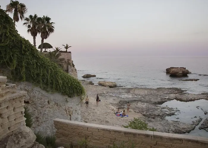 House - 1 Min Dal Mare-vicinissimo Ad Ortigia E Al Teatro-parcheggio Fuori Ztl In Strada Gratuito *