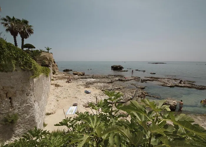 House - 1 Min Dal Mare-vicinissimo Ad Ortigia E Al Teatro-parcheggio Fuori Ztl In Strada Gratuito *