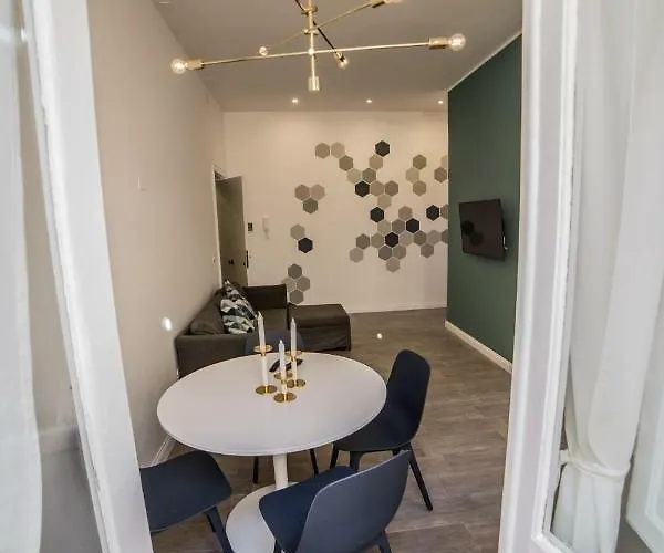 Апартаменты House - 1 Min Dal Mare-vicinissimo Ad Ortigia E Al Teatro-parcheggio Fuori Ztl In Strada Gratuito *